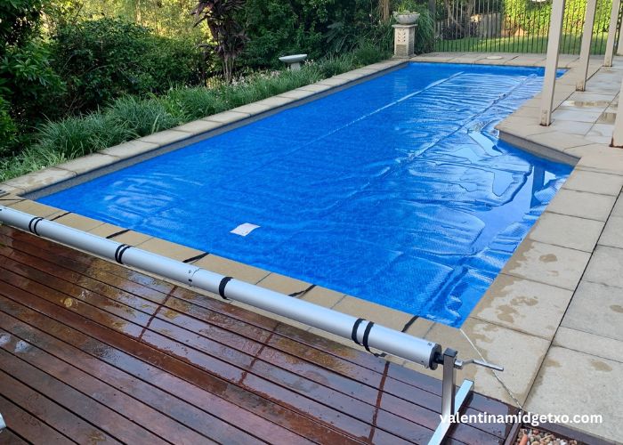 Simple Tips to Keep Your Pool Cover in Good Shape Longer